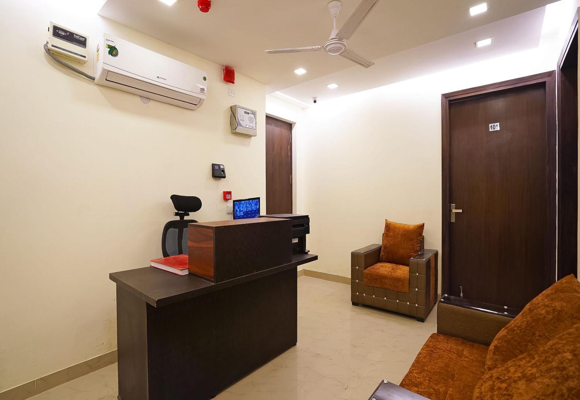 Hotel O Olive Saffron Delhi  Exterior foto