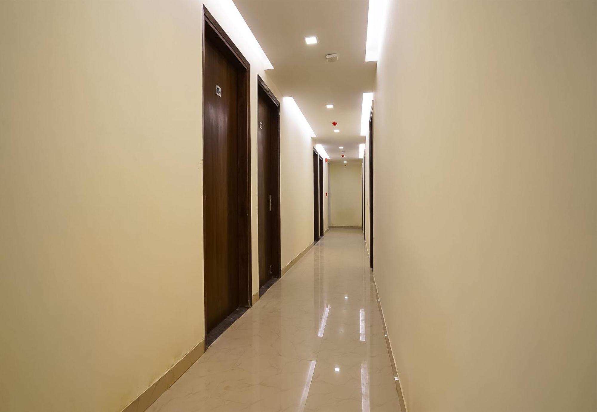Hotel O Olive Saffron Delhi  Exterior foto